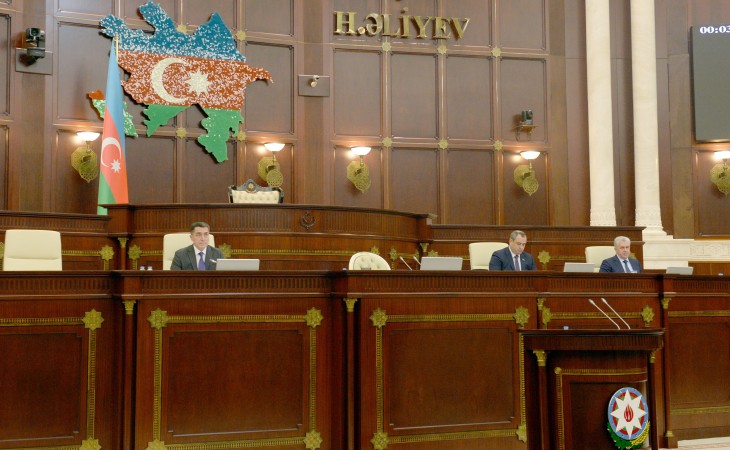Принят законопроект в связи с учреждением медали «100-летие Гейдара Алиева»