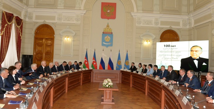 Заместитель премьер-министра Шахин Мустафаев встретился с губернатором Астраханской области Игорем Бабушкиным