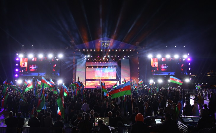 В Баку проходит грандиозный концерт, посвященный 100-летию великого лидера Гейдара Алиева