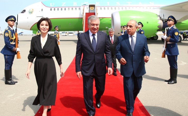 Президент Узбекистана Шавкат Мирзиёев прибыл с государственным визитом в Азербайджан