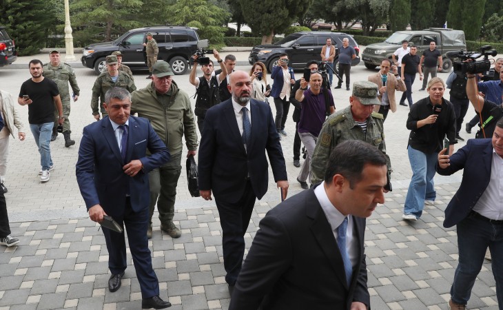 Representatives of Karabakh Armenians arrive in Azerbaijan's Yevlakh city for meeting 