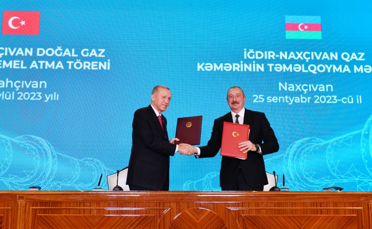 Подписаны азербайджано-турецкие документы 
