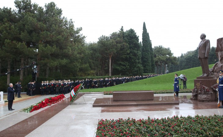 Сотрудники прокуратуры посетили Аллею почетного захоронения в связи с днем памяти великого лидера