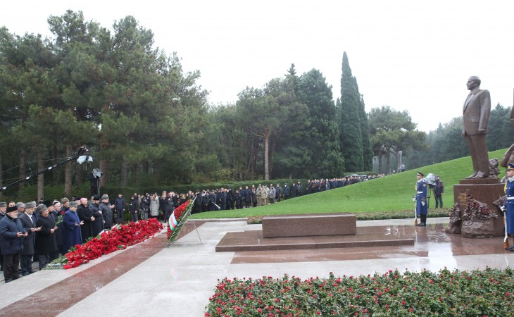 Руководители религиозных конфессий Азербайджана почтили память великого лидера