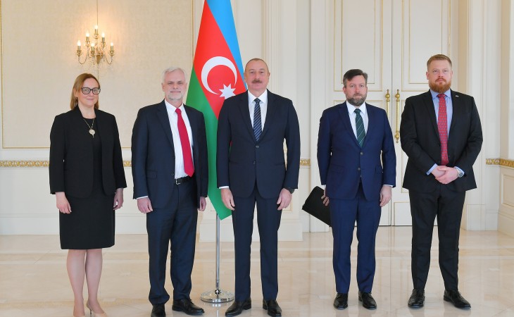 Президент Ильхам Алиев принял верительные грамоты новоназначенного посла США в нашей стране