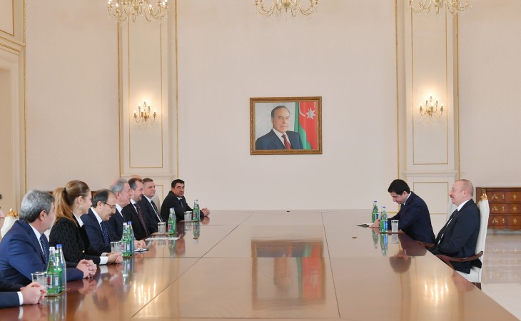 Президент Ильхам Алиев принял делегацию во главе с председателем Комиссии по национальной обороне парламента Турции 