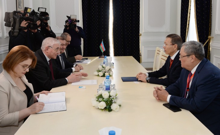 Председатель Центральной избирательной комиссии Мазахир Панахов встретился со своим казахстанским коллегой