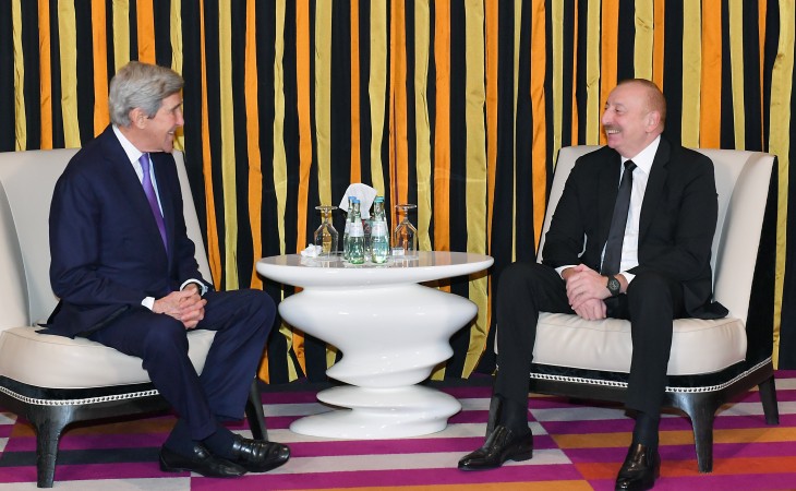 Президент Азербайджана Ильхам Алиев встретился в Мюнхене со специальным представителем Президента США по вопросам климата 