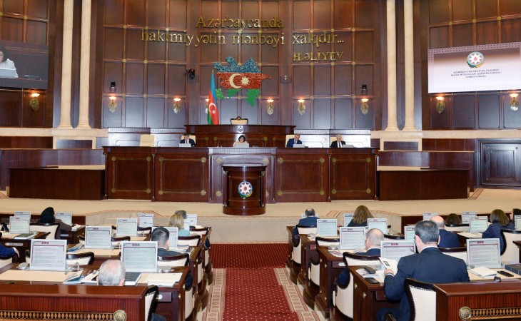 Milli Məclisin plenar iclasında 17 məsələ müzakirə olunub