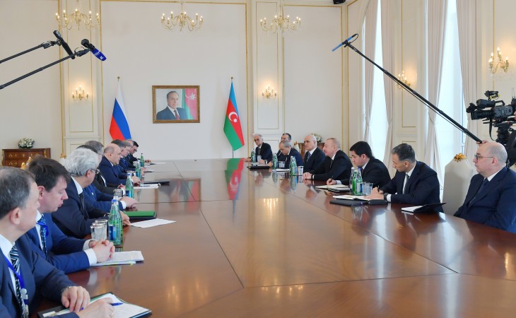 Началась встреча Президента Азербайджана Ильхама Алиева с председателем Правительства России 