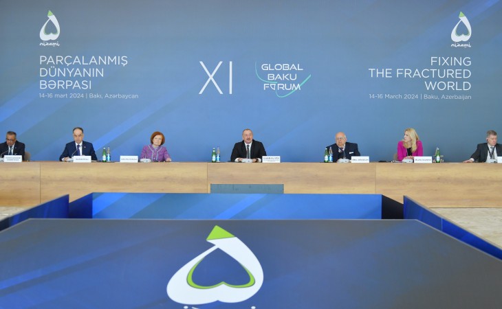 В Баку проходит XI Глобальный Бакинский форум на тему «Восстановление раздробленного мира» В мероприятии принимает участие Президент Ильхам Алиев
