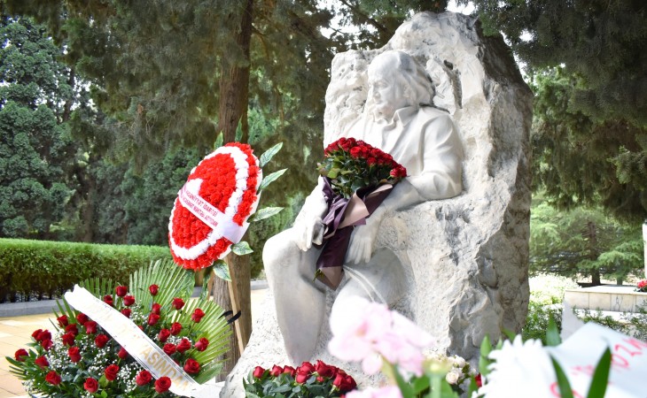 Посещена могила выдающегося композитора Фикрета Амирова