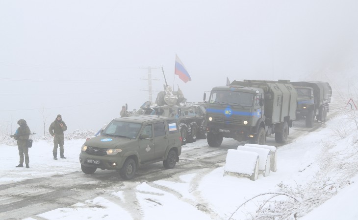 34 more vehicles of Russian peacekeepers move freely through protest area