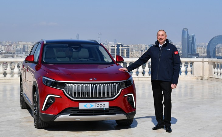 Türkiye’s first indigenous electric car Togg presented to President of Azerbaijan Ilham Aliyev