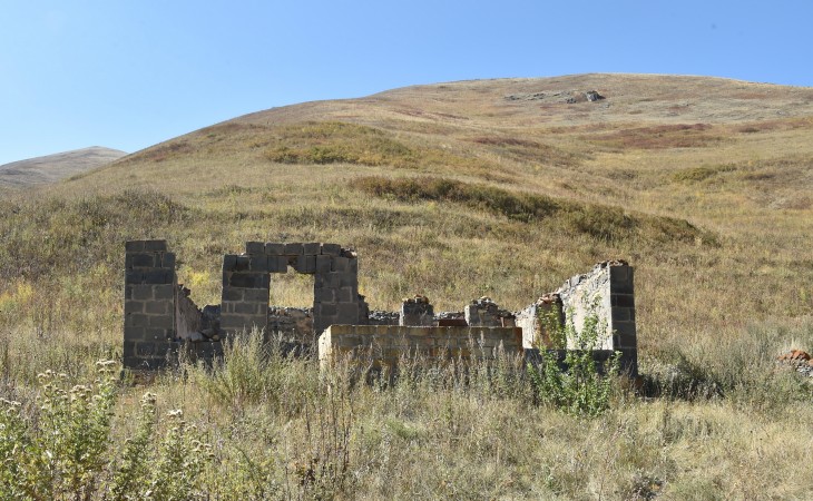 Kəlbəcər rayonunun Tövlədərə kəndi FOTO