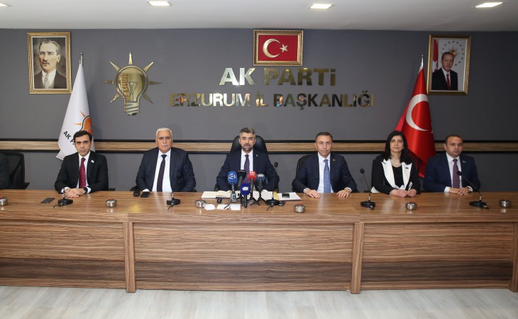 YAP-ın nümayəndə heyəti AK Parti Ərzurum şəhər təşkilatını ziyarət edib