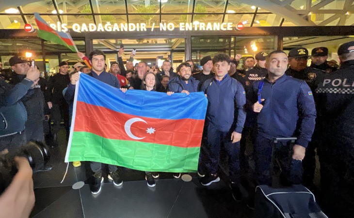 Ağırlıqqaldırma üzrə millimiz Vətənə qayıdıb 