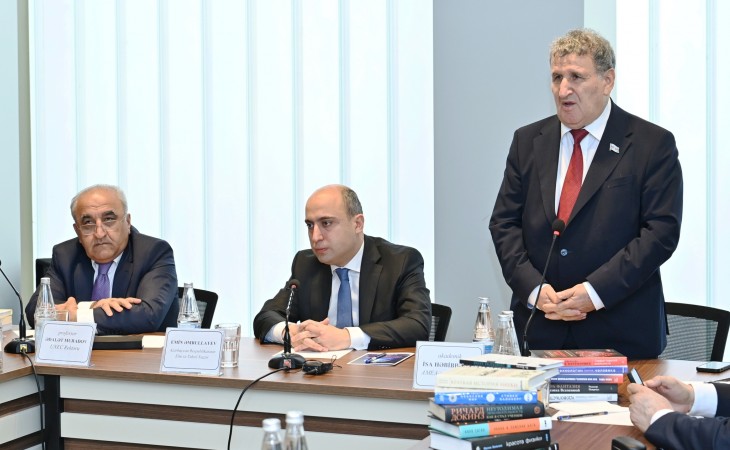 AMEA prezidenti elmin populyarlaşmasına mənfi təsir edən amillərdən danışıb
