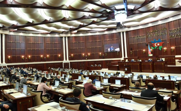 Milli Məclisin növbədənkənar sessiyasının iclasında 2020-ci ilin dövlət büdcəsinə dəyişikliklər qəbul edilib