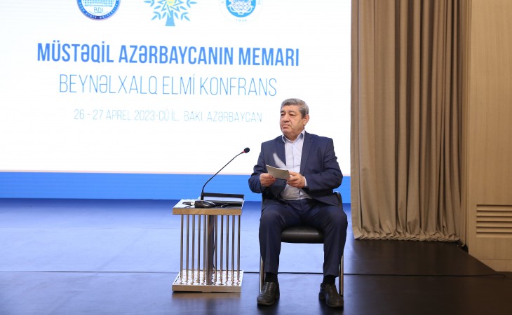 “Müstəqil Azərbaycanın memarı” adlı beynəlxalq elmi konfransın plenar iclası olub