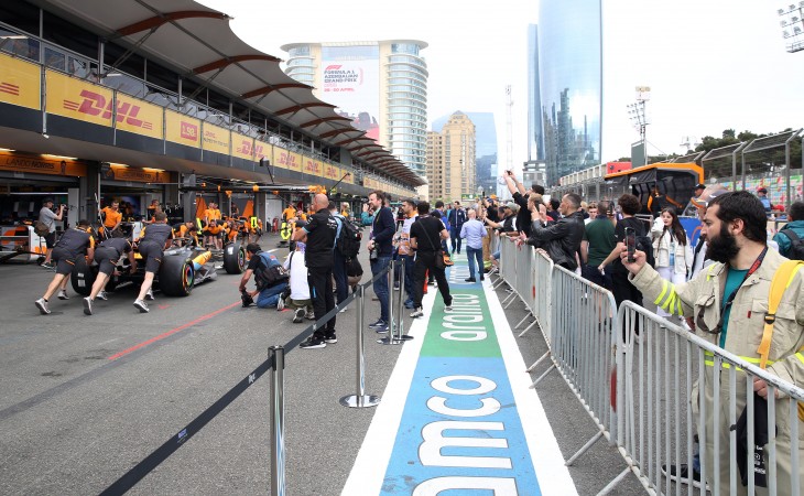 Formula 1 Azərbaycan Qran-Prisi öncəsi Pit zolağında gəzinti təşkil olunub