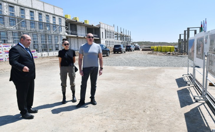 Özbək xalqı adından hədiyyə olaraq Füzulidə inşa olunan məktəb binasında tikinti işlərinin gedişi ilə tanışlıq