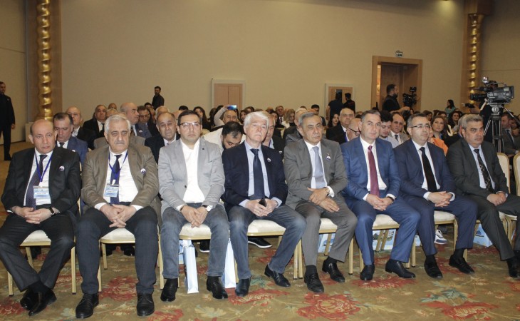 Səhiyyə işçilərinin Ümummilli Lider Heydər Əliyevin 100 illiyinə həsr olunan beynəlxalq elmi-praktik konfransı öz işinə başlayıb