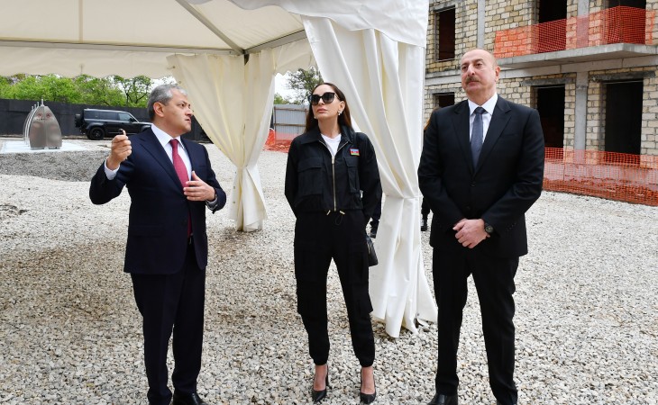 President Ilham Aliyev and First Lady Mehriban Aliyeva examined construction of residential complex consisting of 23 buildings in Shusha 