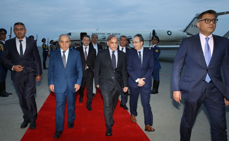 Pakistanın Baş naziri Məhəmməd Şahbaz Şərif Azərbaycana rəsmi səfərə gəlib