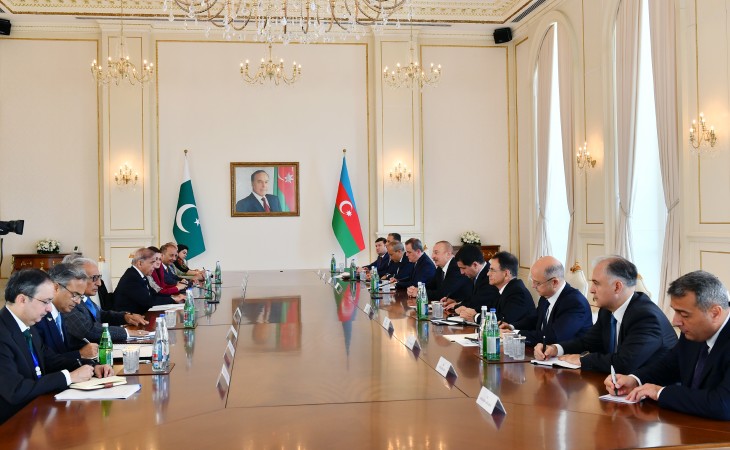 President Ilham Aliyev`s expanded meeting with Prime Minister of Pakistan Muhammad Shehbaz Sharif kicked off