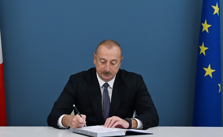 Prezident İlham Əliyev İtaliyanın Azərbaycandakı səfirliyində olub, Silvio Berluskoninin vəfatı ilə əlaqədar başsağlığı verib