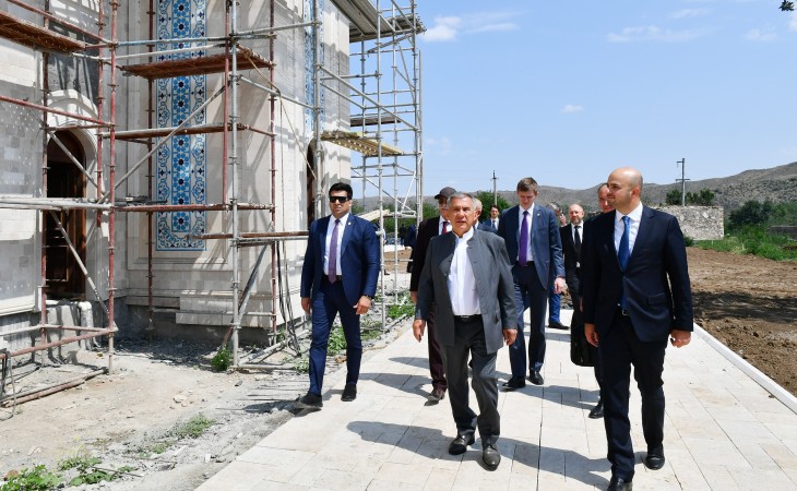 Rüstəm Minnixanov Zəngilan şəhərində görülən işlərlə tanış olub
