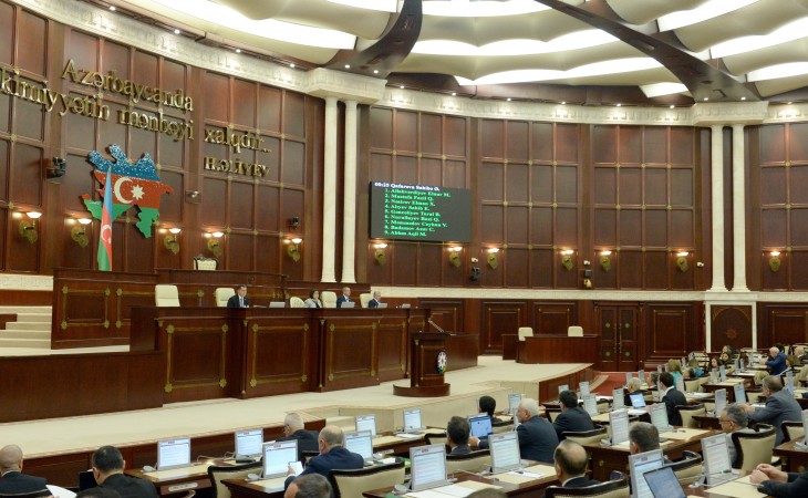 Milli Məclisin plenar iclasında 33 məsələ müzakirə edilib