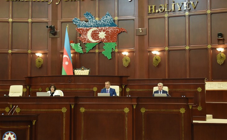 Milli Məclisin plenar iclasında 49 məsələ müzakirə olunub