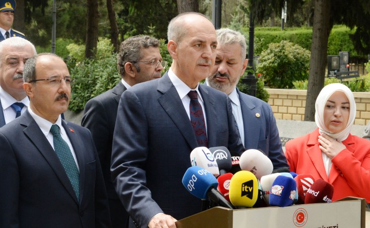 TBMM-in sədrinin rəhbərlik etdiyi nümayəndə heyəti Şəhidlər xiyabanını ziyarət edib
