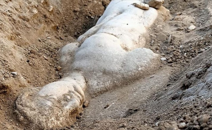 İzmirdə mifoloji varlıq olan Satyrosun heykəli aşkarlanıb