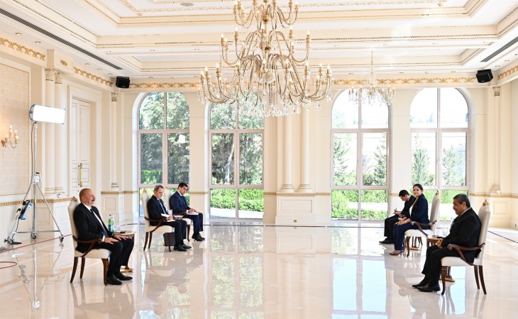 President Ilham Aliyev received credentials of incoming ambassador of Columbia