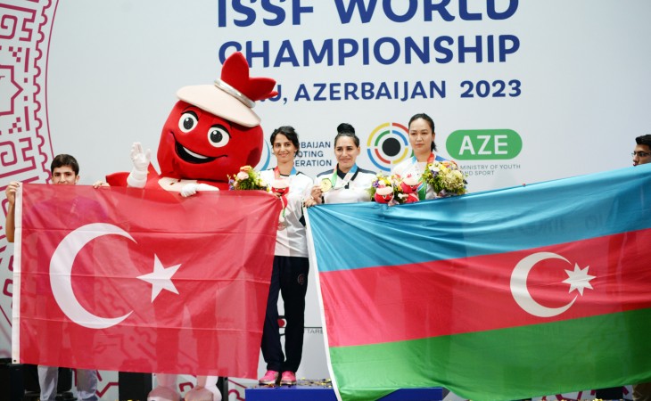 Bakıdakı dünya çempionatında medal qazanan Azərbaycan atıcıları mükafatlandırılıblar