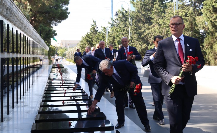 Slovakiya Milli Şurasının sədri Boris Kollar Şəhidlər xiyabanını ziyarət edib