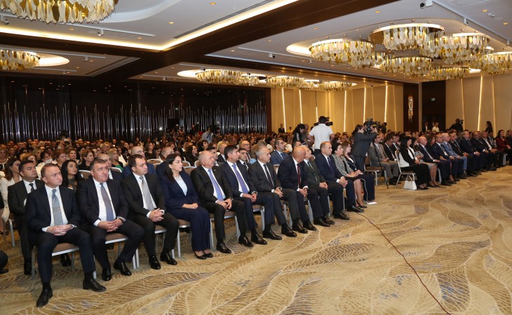 Paytaxtın təhsil işçilərinin sentyabr konfransı keçirilib