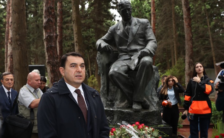 Milli Musiqi Günü münasibətilə dahi bəstəkar Üzeyir Hacıbəylinin xatirəsi anılıb