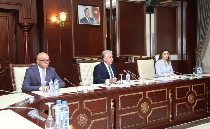 Parlamentin daha bir komitəsinin payız sessiyası üçün iş planı təsdiqlənib