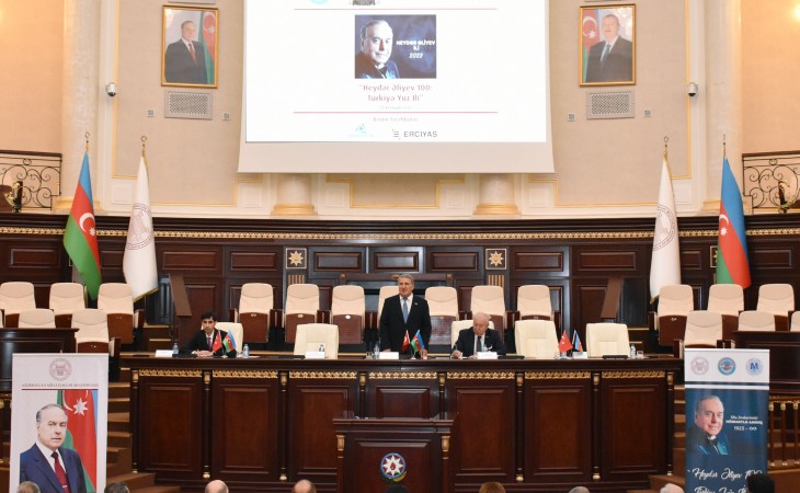 AMEA-da “Heydər Əliyev 100: Türkiyə Yüz İli” mövzusunda tədbir keçirilib