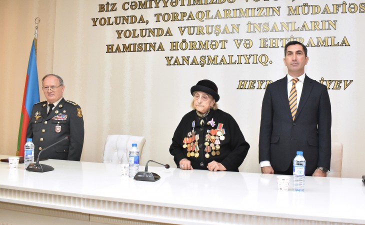 Respublika Veteranlar Təşkilatında bir qrup veterana qurumun üzvlük vəsiqəsi təqdim olunub