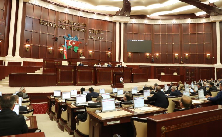 Milli Məclisin plenar iclası keçirilir, 18 məsələ müzakirə olunacaq