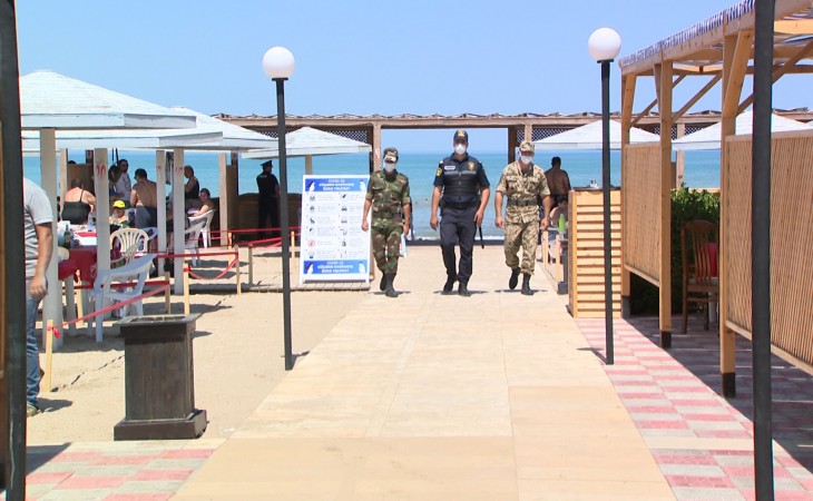 Sumqayıtda polis əməkdaşları çimərliklərdə karantin qaydalarını pozan şəxslərə qarşı mütəmadi reydlər keçirirlər