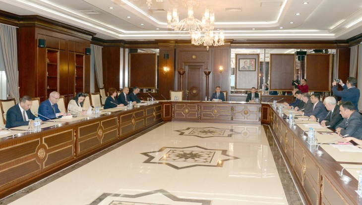 Parlamentdə “Ətraf mühitin mühafizəsi haqqında” Qanunun icrası ilə bağlı müzakirə aparılıb