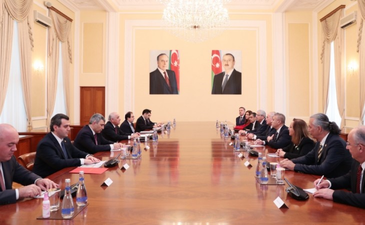Baş nazir Əli Əsədov Türkiyənin Ali Məhkəməsinin sədri ilə görüşüb
