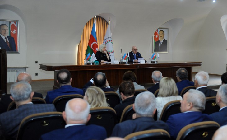 Avropa Şurasının İnsan hüquqları üzrə komissarı Ermənistandan olan bir qrup azərbaycanlı qaçqınla görüşüb