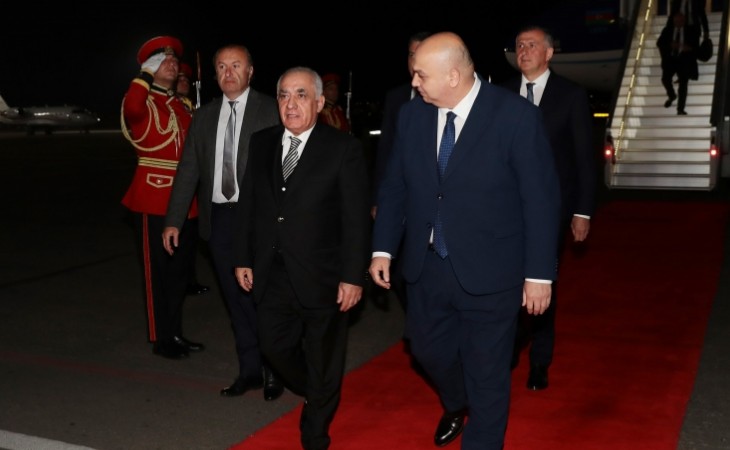 Baş nazir Əli Əsədov Gürcüstana işgüzar səfərə gedib